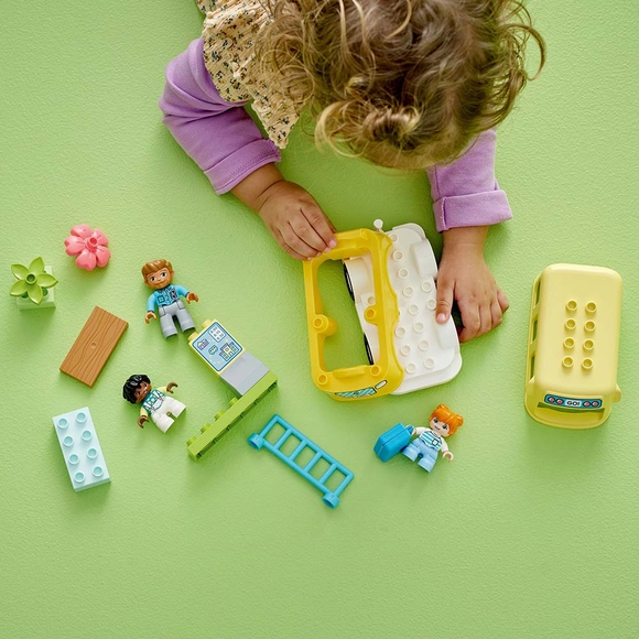 LEGO DUPLO Kasabası Otobüs Yolculuğu 10988 Oyuncak Yapım Seti (16 Parça)