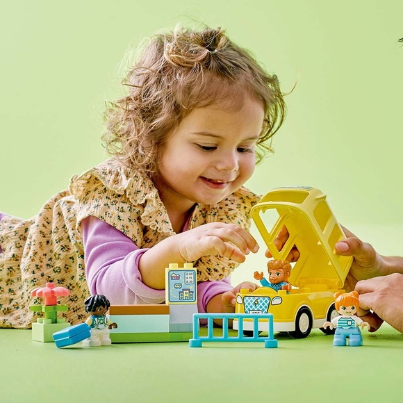 LEGO DUPLO Kasabası Otobüs Yolculuğu 10988 Oyuncak Yapım Seti (16 Parça)