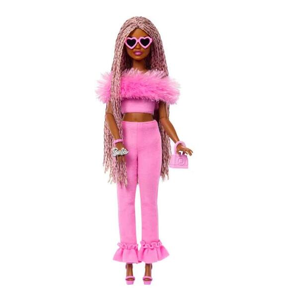 Barbie Deluxe Style Bebekler Kahverengi Örgü Saçlı HYV28