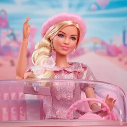 Barbie Film Serisi: Pembe Bereli Barbie Bebek JBJ53 - Thumbnail