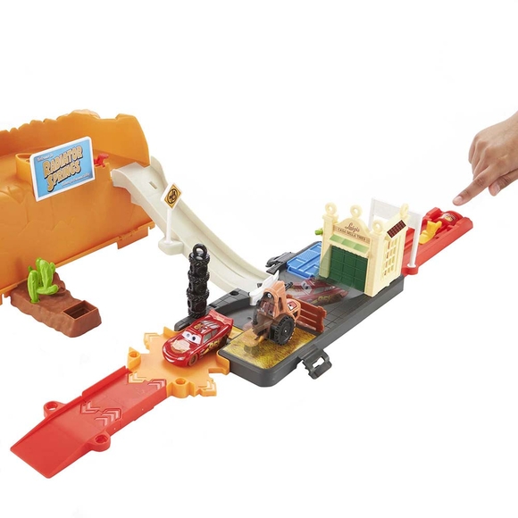 Cars Yarış Heyecanı Oyun Seti HDN02