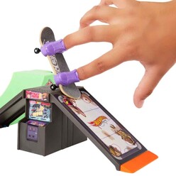 Hot Wheels Skate Collector Series HGT71 - Thumbnail