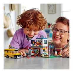 Lego City Okul Günü 60329 - Thumbnail