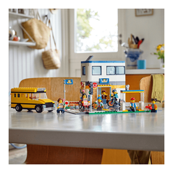 Lego City Okul Günü 60329 - Thumbnail