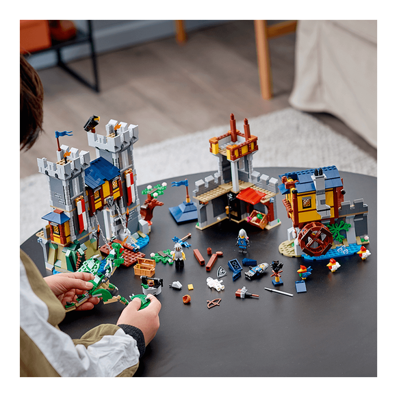 Lego Creator 3’ü 1 Arada Ortaçağ Kalesi 31120