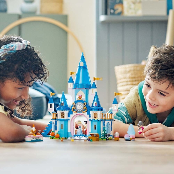 LEGO Disney Sindirella ve Yakışıklı Prens’in Şatosu 43206 Yapım Seti (365 Parça)