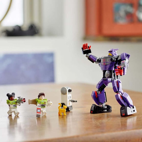 Lego Disney ve Pixar Lightyear Zurg Savaşı 76831