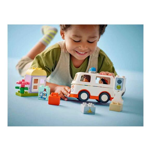 Lego Duplo Ambulans ve Sürücü 10447