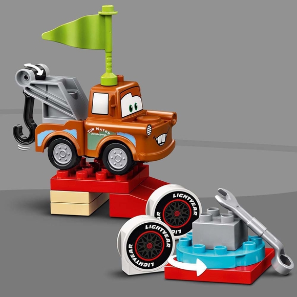 LEGO DUPLO Disney ve Pixar Arabalar Şimşek McQueen’in Yarış Günü 10924 (42 Parça)