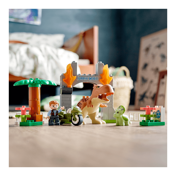 Lego Duplo T. rex and Triceratops Dinozor Kaçışı 10939