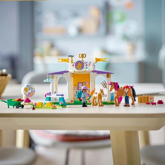 LEGO Friends At Eğitimi 41746 Oyuncak Yapım Seti (134 Parça)