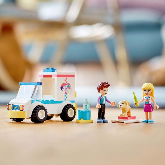 LEGO Friends Evcil Hayvan Kliniği Ambulansı 41694 Yapım Seti (54 Parça)