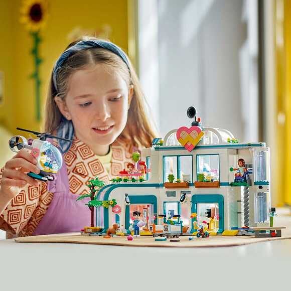 Lego Friends Heartlake City Hastanesi 42621