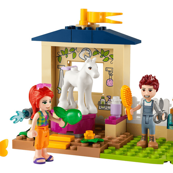 Lego Friends Midilli Yıkama Ahırı 41696