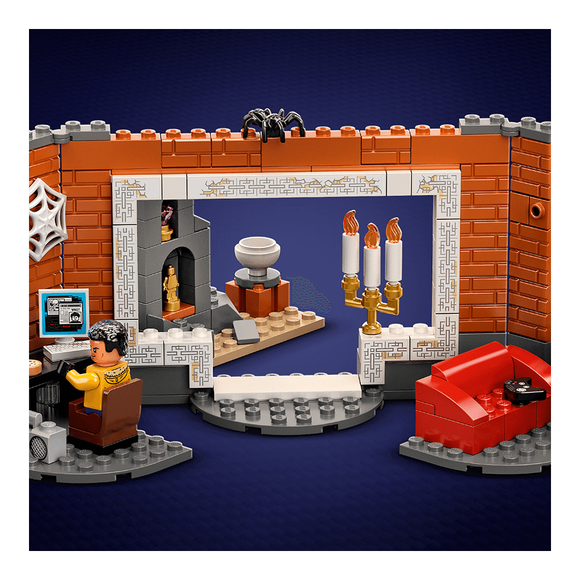 Lego Marvel Örümcek Adam Sanctum Atölyesinde 76185