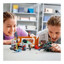 Lego Marvel Örümcek Adam Sanctum Atölyesinde 76185 - Thumbnail