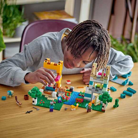 Lego Minecraft Çalışma Kutusu 4.0 (605 Parça) 21249