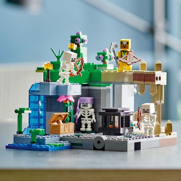 LEGO Minecraft İskelet Zindanı 21189 Yapım Seti (364 Parça)