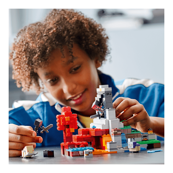 Lego Minecraft Yıkılmış Geçit 21172