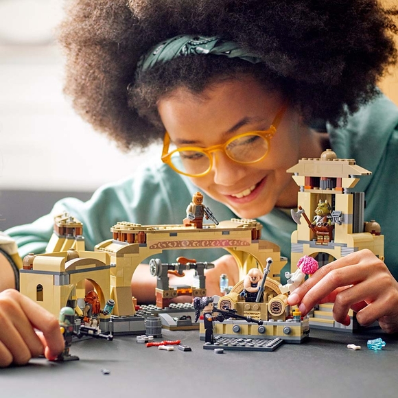 LEGO Star Wars Boba Fett’in Taht Odası 75326 Yapım Seti (732 Parça)