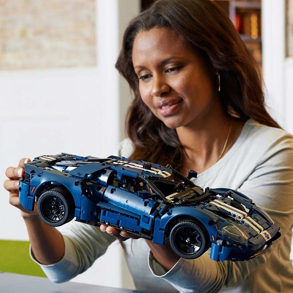 LEGO Technic 2022 Ford GT 42154 Yetişkinler için Yapım Seti (1466 Parça)