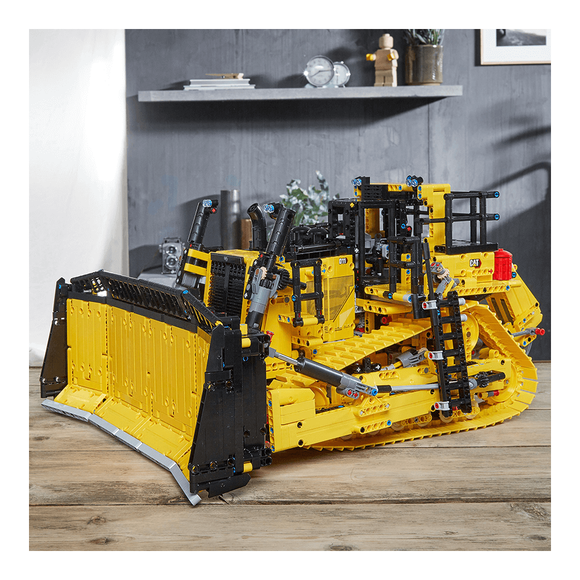 Lego Technic Cat D11T Budozer 42131