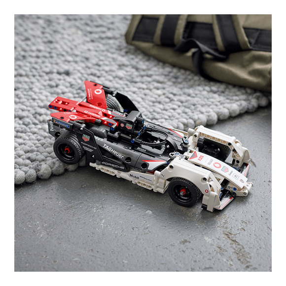 Lego Technic Formula E Porsche 99X Electric 42137