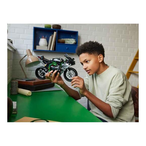 Lego Technic Kawasaki Ninja H2R Motosiklet 42170 (643 Parça)