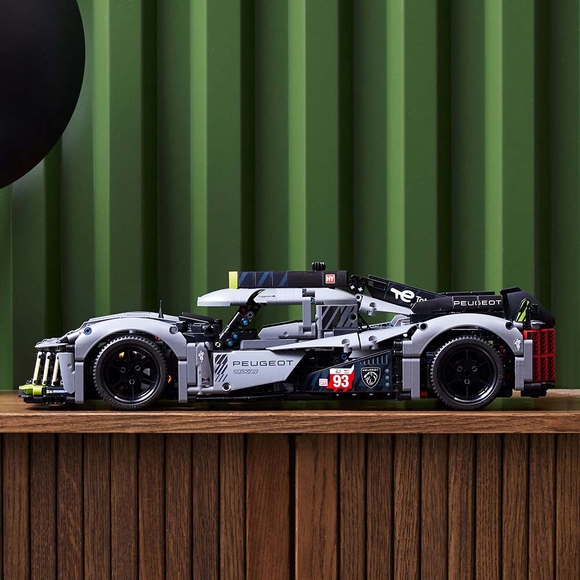 LEGO Technic PEUGEOT 9X8 24H Le Mans Hybrid Hypercar 42156 Yapım Seti (1775 Parça)