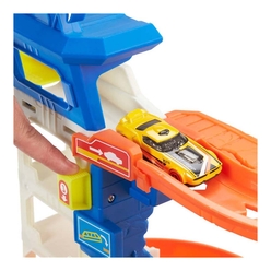 Mattel Hot Wheels City Köpek Balığından Kaçış Oyun Seti HDP06 - Thumbnail