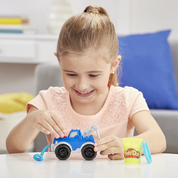 PlayDoh Çalışkan Çekici Kamyon E6690