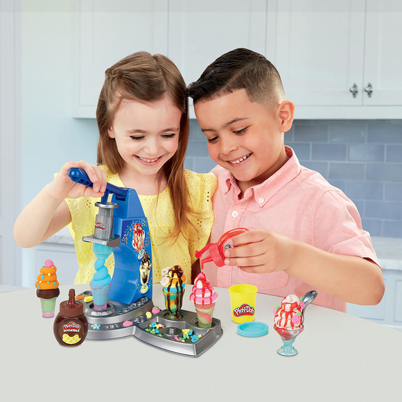 PlayDoh Renklı Dondurma Dükkanım E6688