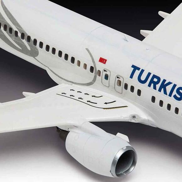 Revell Model Kit Uçak THY Boeing 737-800 3772