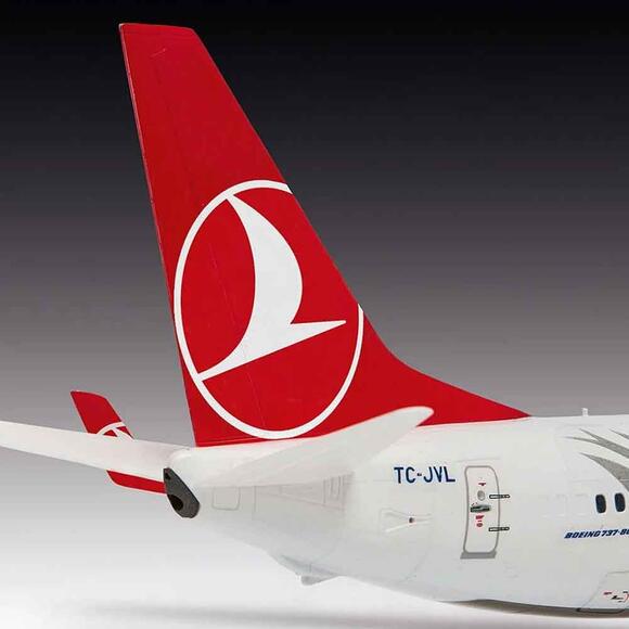 Revell Model Kit Uçak THY Boeing 737-800 3772
