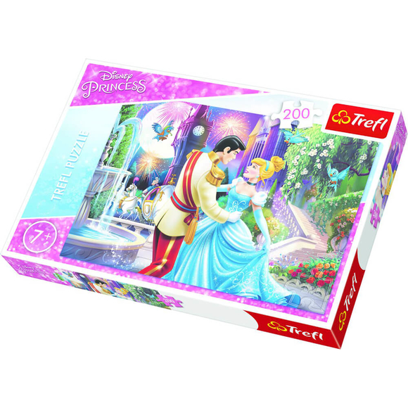 Trefl Disney Prensesleri Ayışında Dans 200 Parça Puzzle 13224